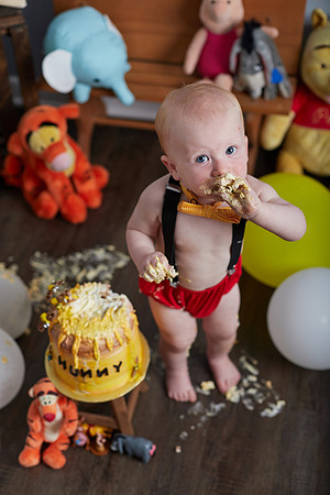 Charlie Cake Smash by Rachel Wilhelm Photography (24)